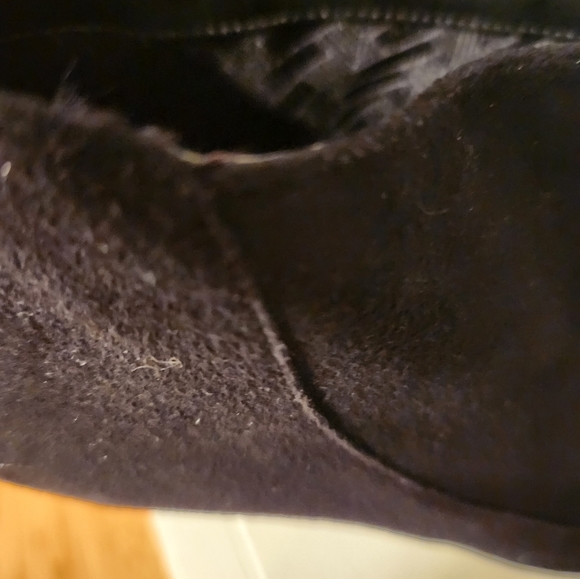 🆕️ Cole Haan black suede size 8.5 ladies booties. zips in the back - Picture 7 of 7